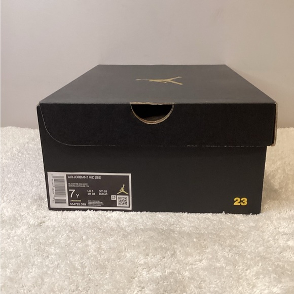 Air Jordan 1 Mid - Picture 11 of 12